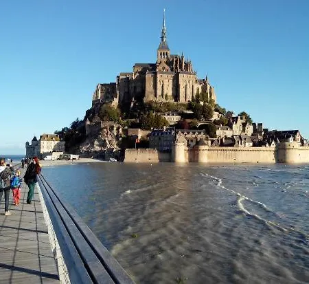 Decouverte D'un Haras Proche Du Mont St Michel Отель типа 